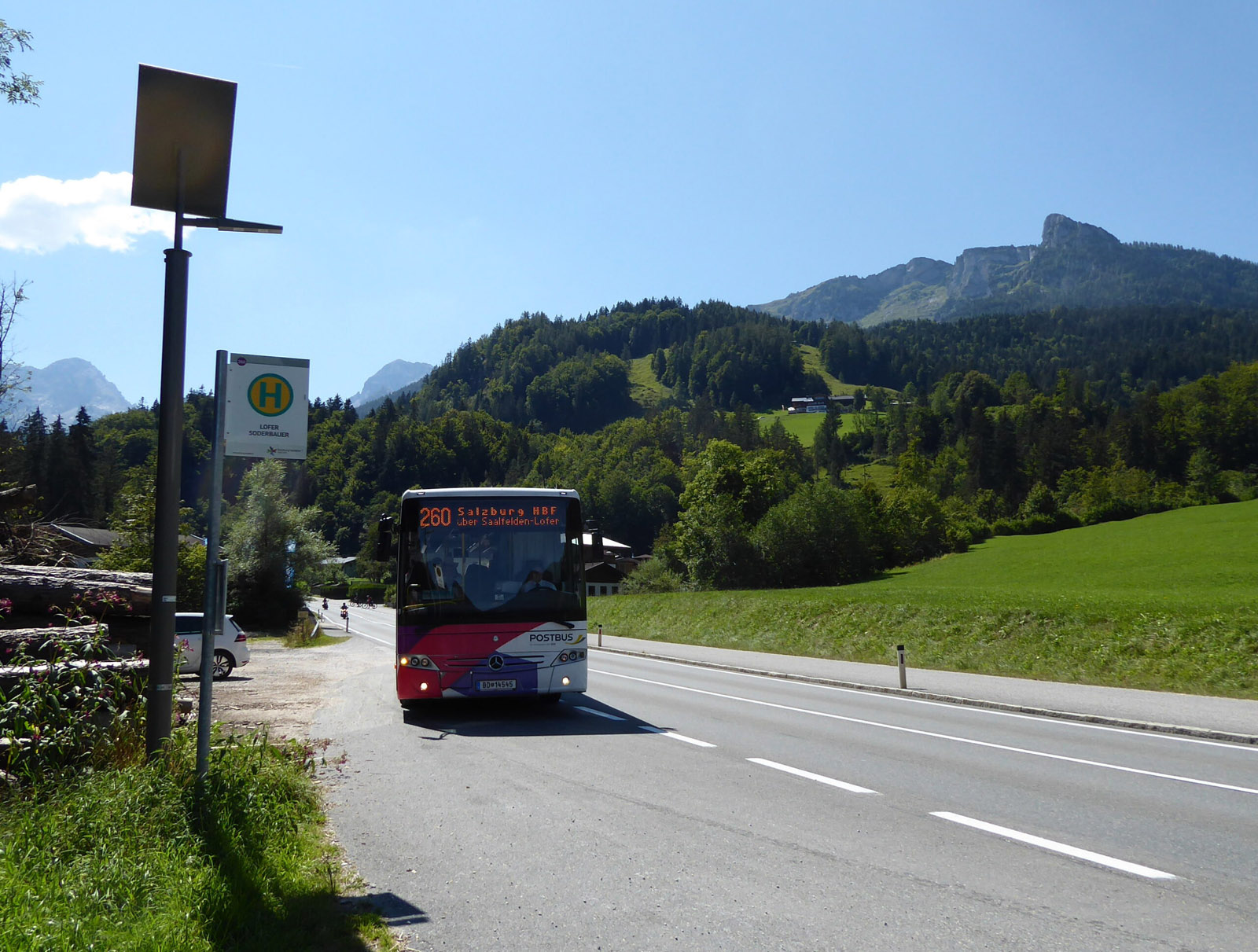 puenktlich-faehrt-der-bus-260-richtung-salzburg-ab