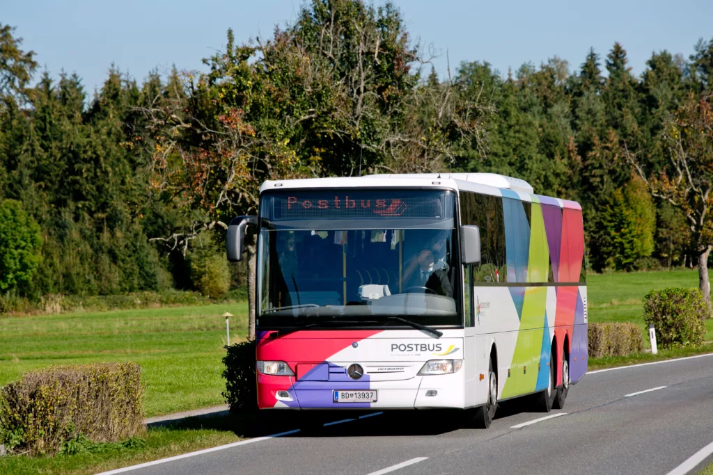 Postbus fährt