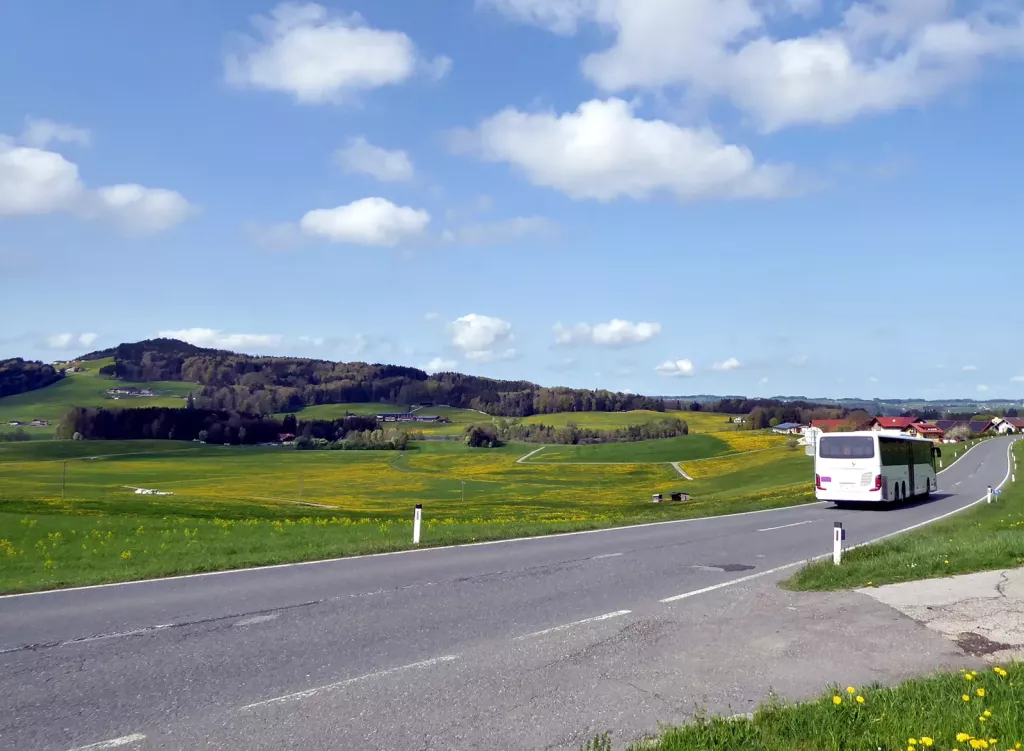 von-der-bushaltestelle-schleedorf-moelkham-aus-ist-der-zielpunkt-buchberg-gut-erkennbar