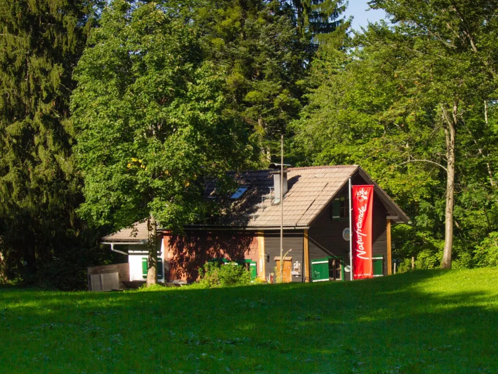 im Bild die Rauchenbühelhütte